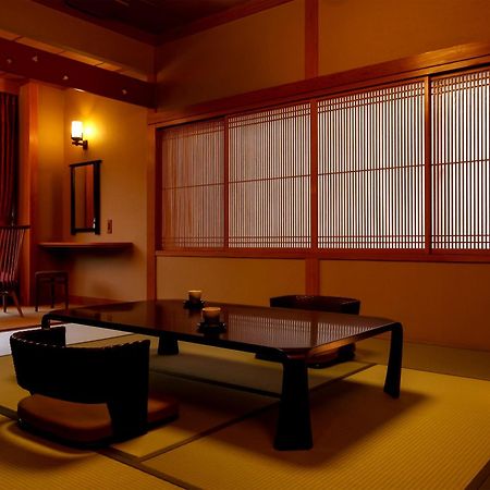 Sanrakuen Hotel Tonami Екстериор снимка