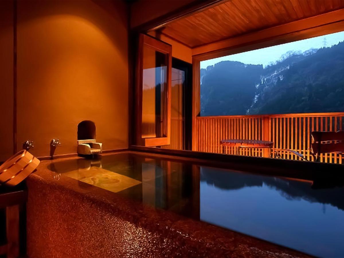 Sanrakuen Hotel Tonami Екстериор снимка