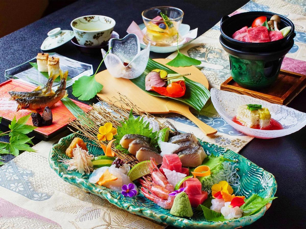 Sanrakuen Hotel Tonami Екстериор снимка