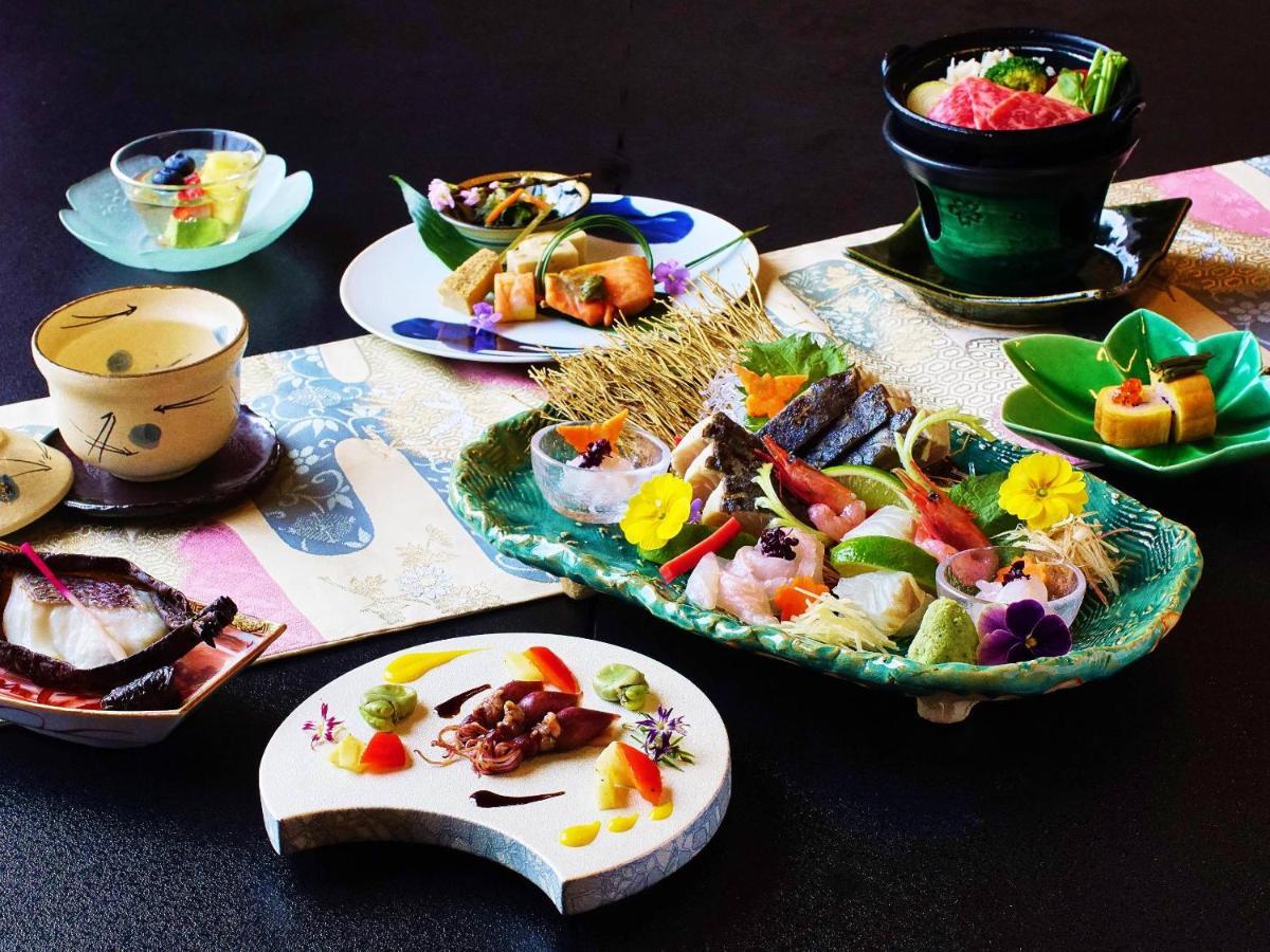 Sanrakuen Hotel Tonami Екстериор снимка