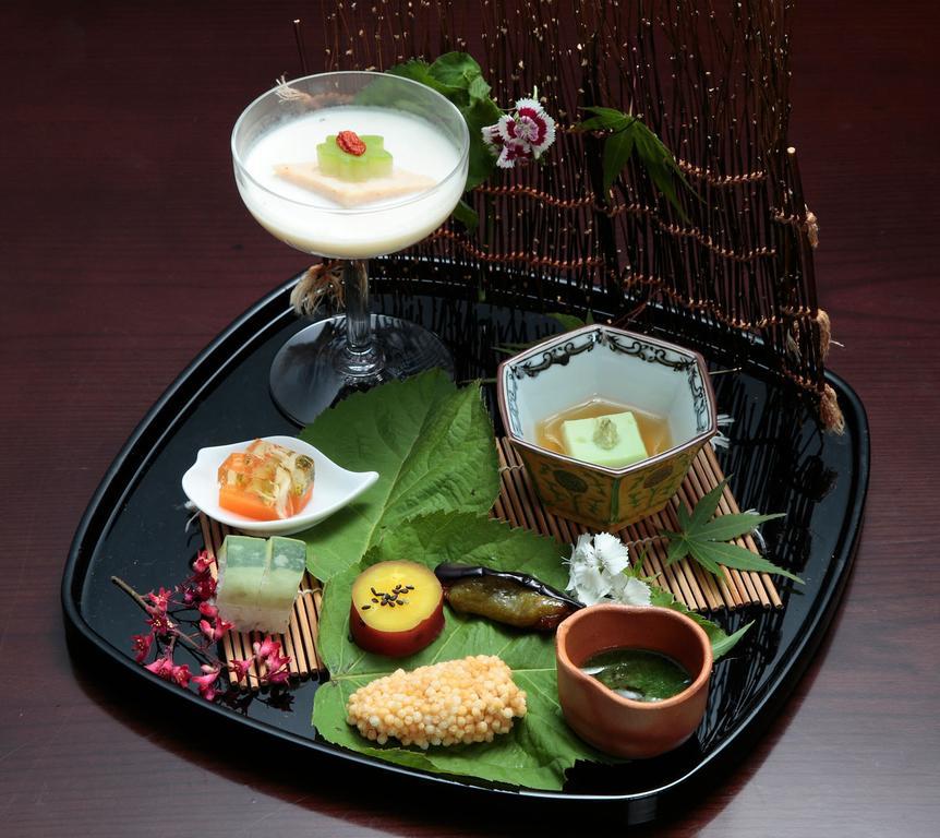Sanrakuen Hotel Tonami Екстериор снимка