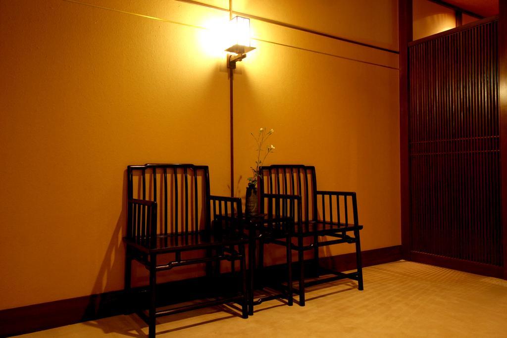 Sanrakuen Hotel Tonami Екстериор снимка